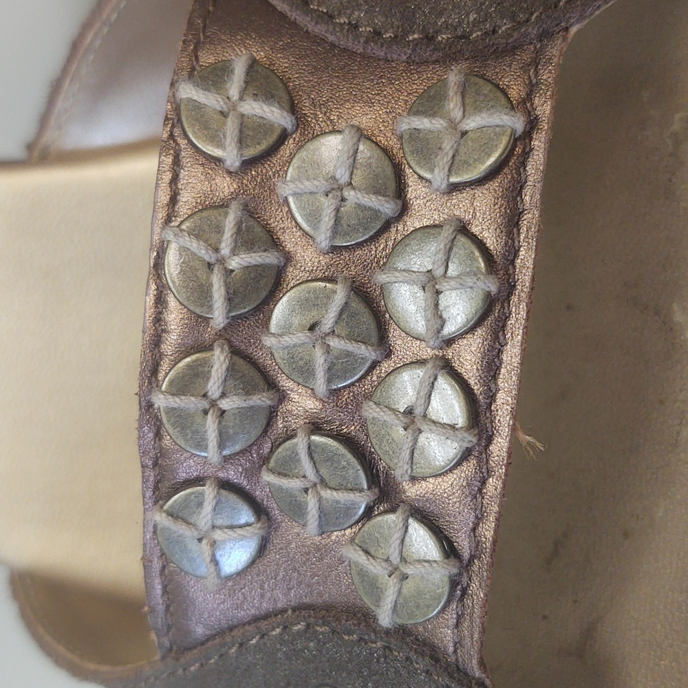 Preloved Report Metallic Bronze Wedge Sandals Size 9 - Picture 5 of 9